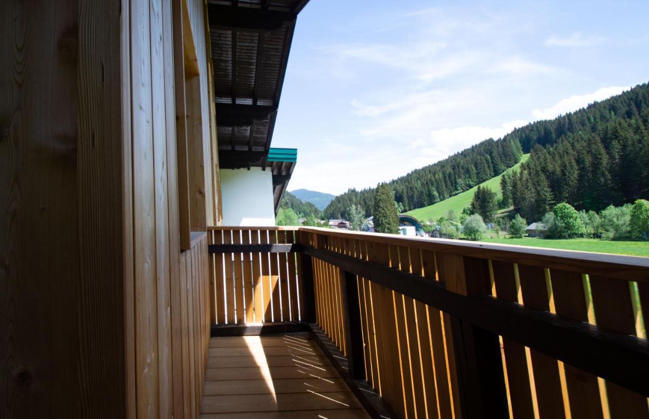 Essl In Filzmoos Hotell Exteriör bild
