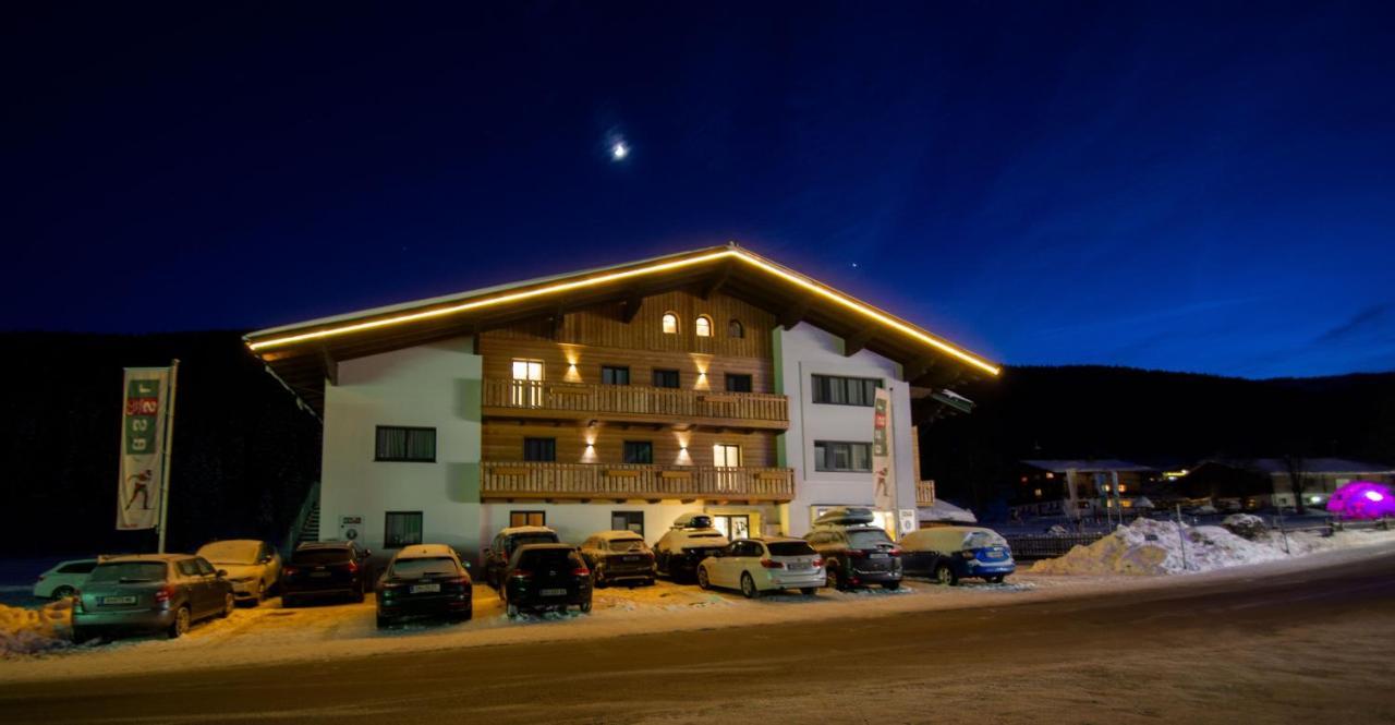 Essl In Filzmoos Hotell Exteriör bild